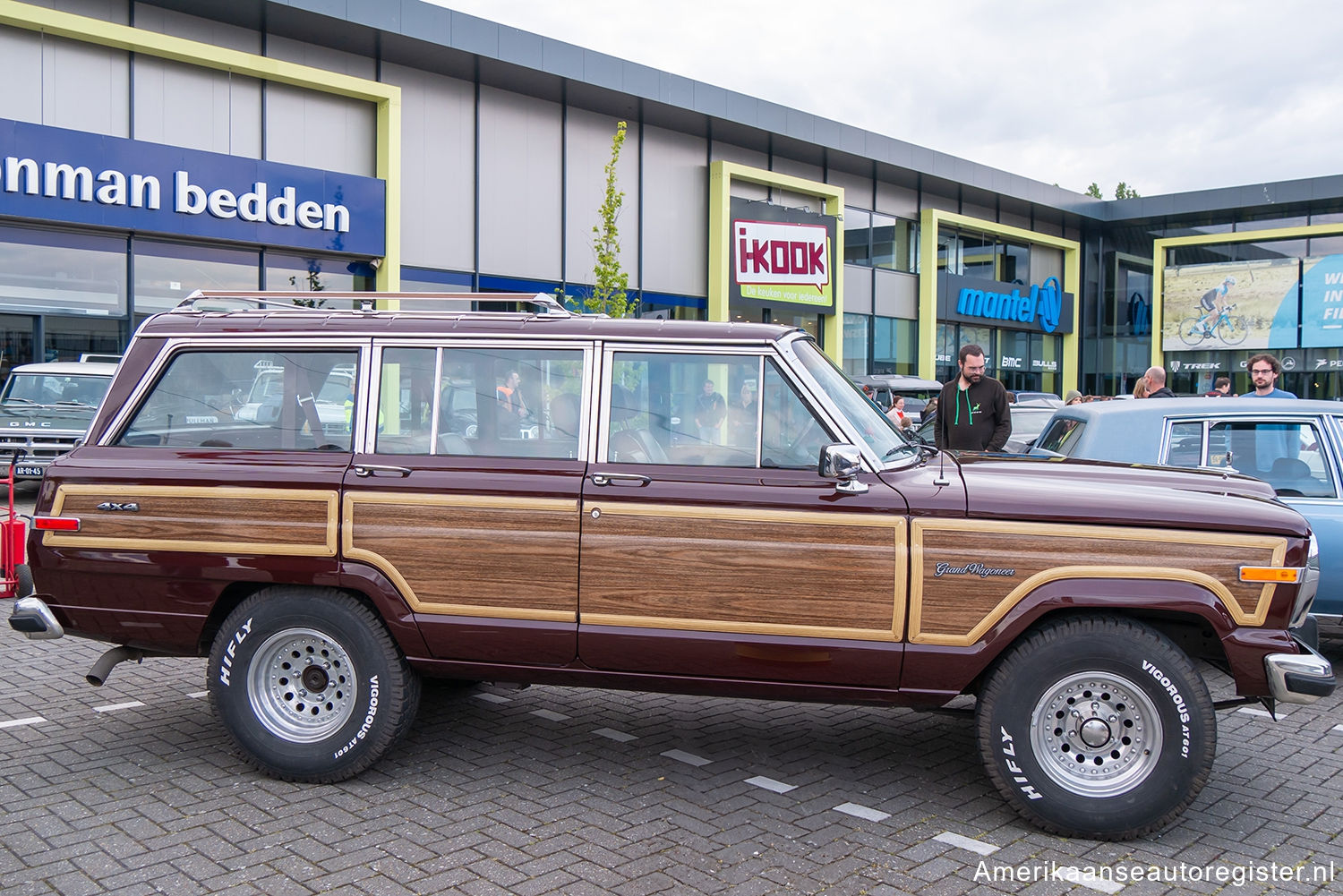 Jeep Grand Wagoneer uit 1987